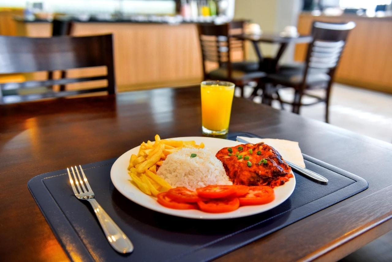 Days Inn By Wyndham Cascavel كاسكافيل المظهر الخارجي الصورة